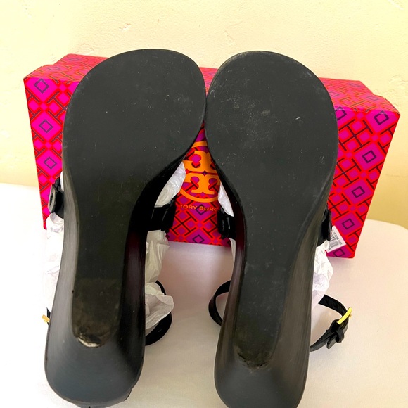 Tory burch Zoey Women’s 9.5 Black Leather Ankle Strap Wedge Sandals - Picture 6 of 10